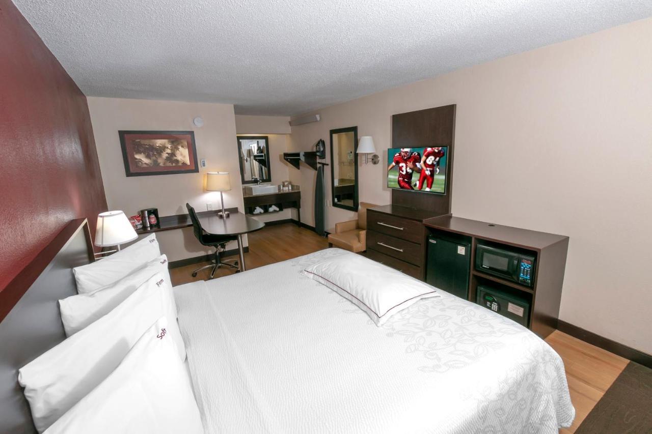 Red Roof Inn Plus+ Washington Dc Роквилл Экстерьер фото