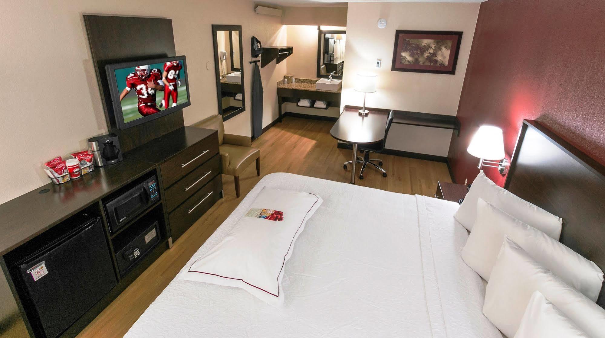 Red Roof Inn Plus+ Washington Dc Роквилл Экстерьер фото